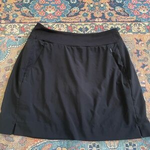 ATHLETS SOHO SKORT - SIZE 2